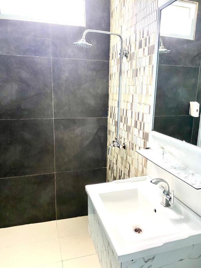 Os Hotel Tanjung Uncang Sagulung 外观 照片